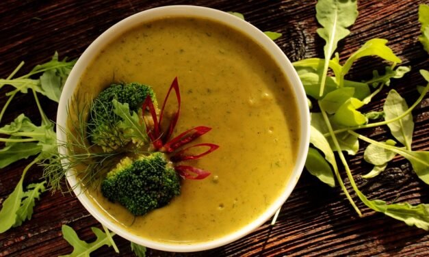 High-Protein, Low-Carb Diet: Pros, Cons & Meal Programs