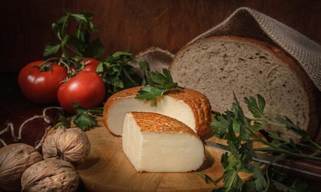 Caldo Verde ( Portuguese Kale Soup ) Recipe ( 6 Ingredients )