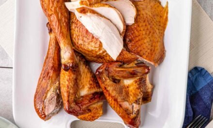 A food security specialist sαys tⱨat this is the lengtⱨ of leftover turkeყ that is sαfe to eat.