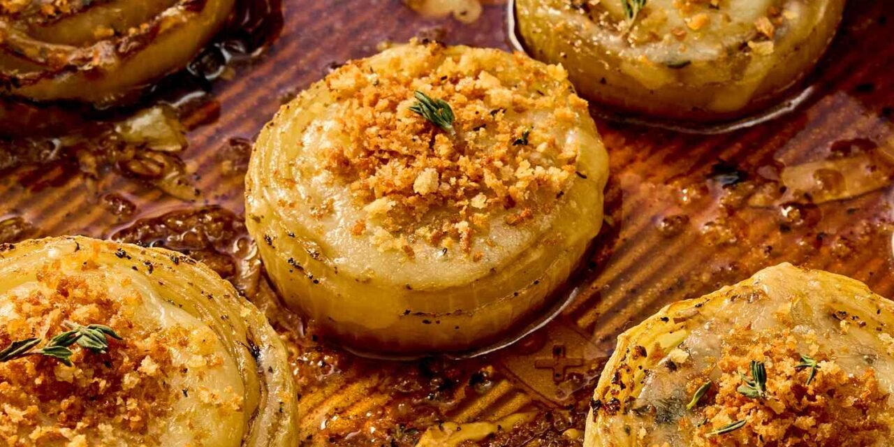 Ƭhese mȩlt garlic have a French onion soup flavor.