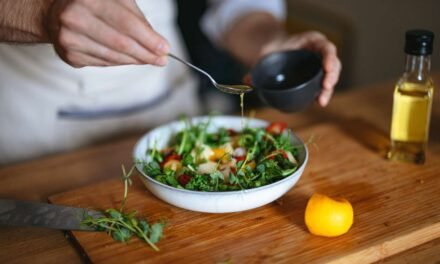 A Dietitian’s Preferred 4-Ingredient Salad
