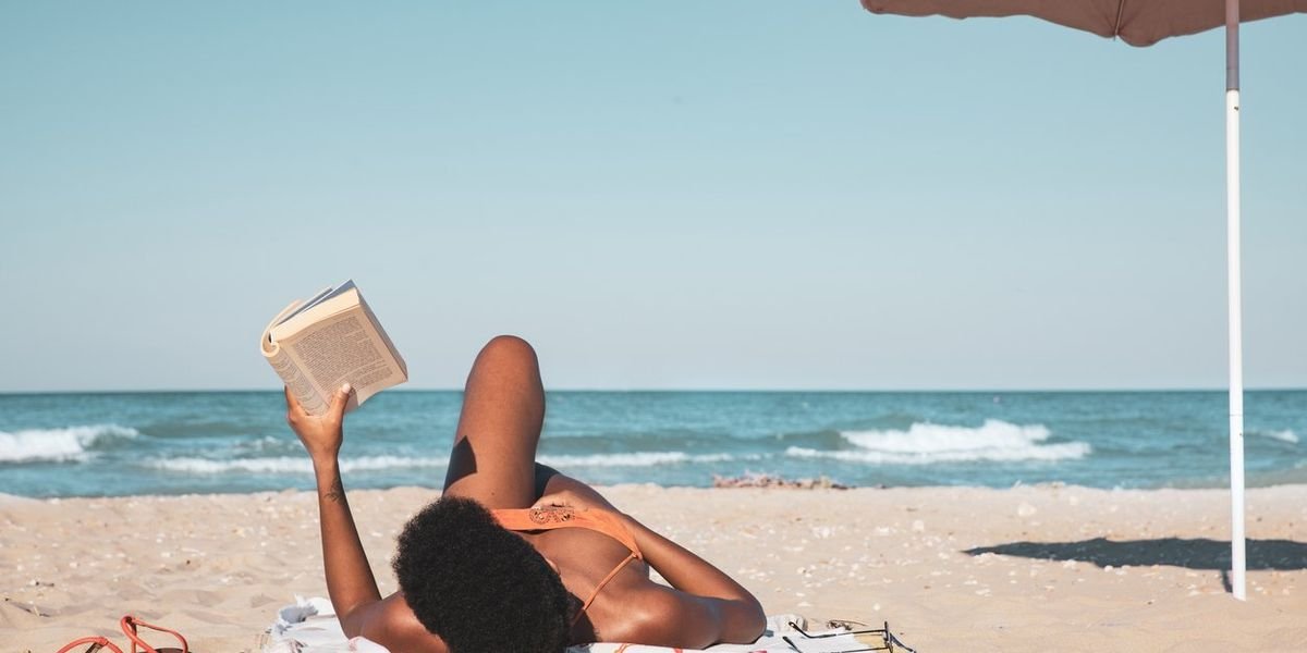 Wholesome Seaside Reads when you’re a Bibliophile