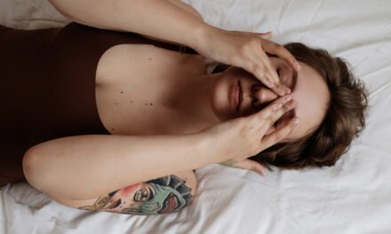 3 Factors Are Impacting Your Nap, According to a Neurophysiologist.