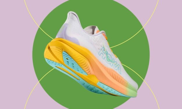 Sales of Hoka Mach 6 Sneakers