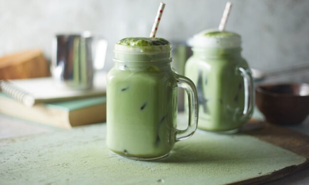 5 Health-Efficient Ways to Drink Matcha, and 5 Innovative Ways to Sip It