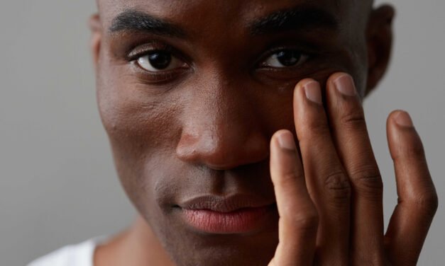 This Product Suddenly Relieved My Dry Eyes After 20 Times of Wearing Associates*