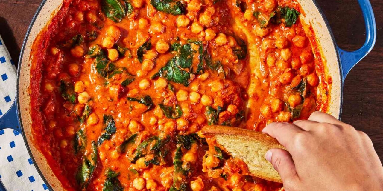 25+ Wholesome Dinner Recipes You Can Make With a Can of Chickpeas