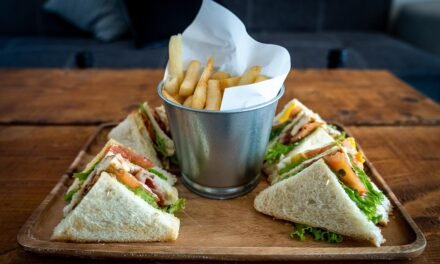 Contains three-serving fruit and cream cheese biscuits